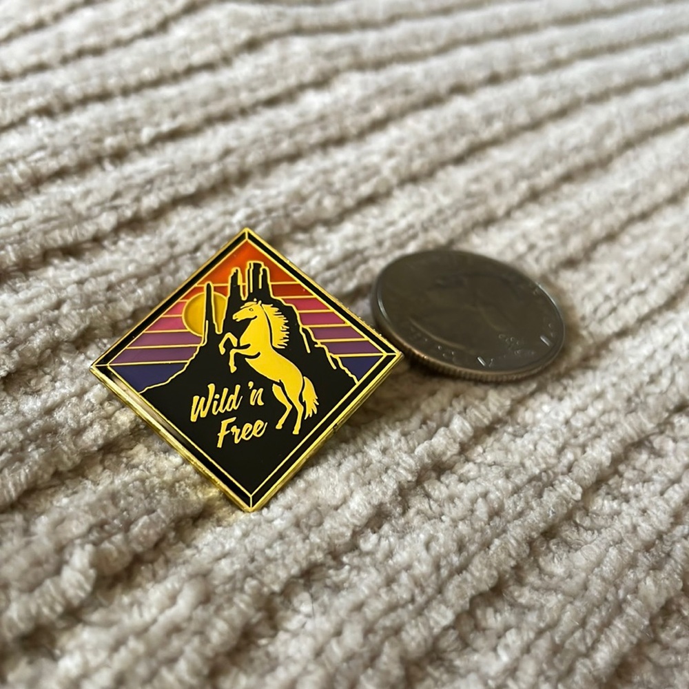 Wild n’ free pin